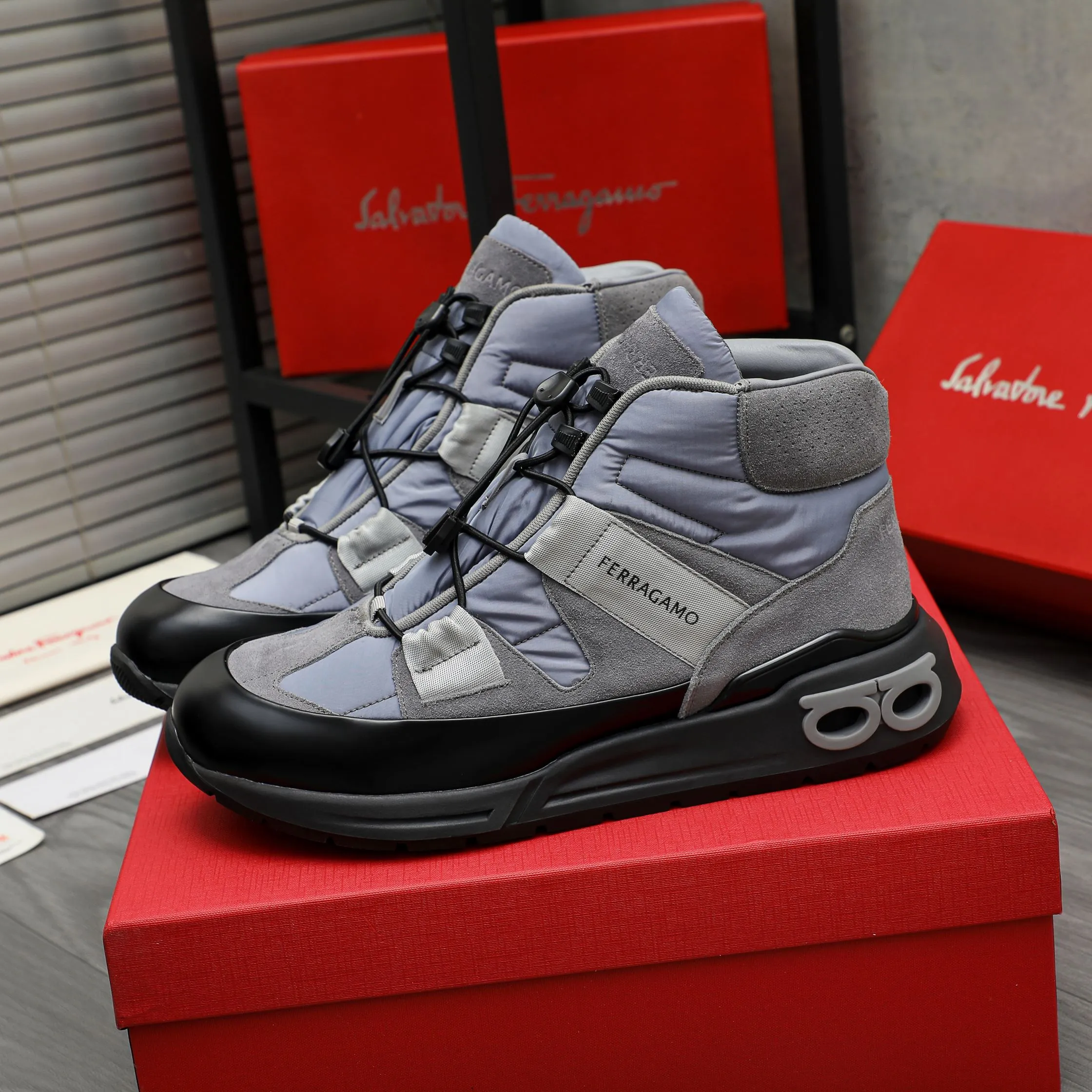Men's shoes 💰640 Product trademark: Ferragamo "Ferragamo" high-top casual shoes Regular size: 38-46 (45.46 is custom-made and non-returnable) Product materials: Selected frosted cowhide stitching cloth upper, cowhide lining, original outsole